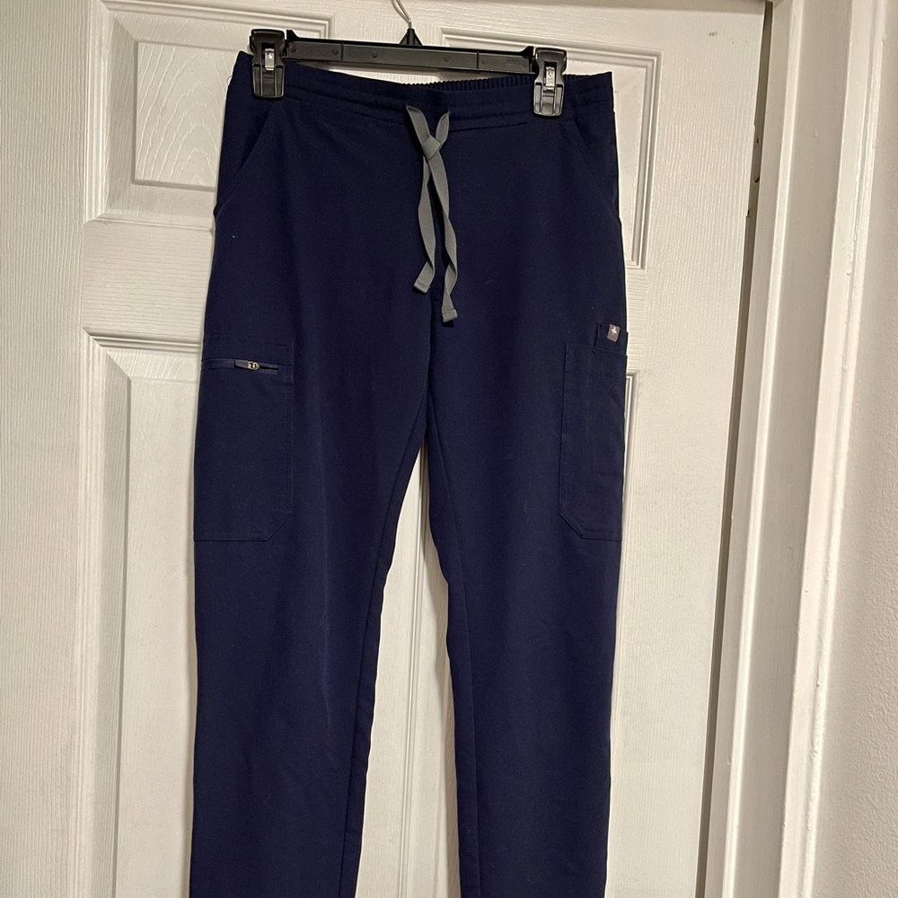 FIGS Women’s Yola Skinny Scrub Pants